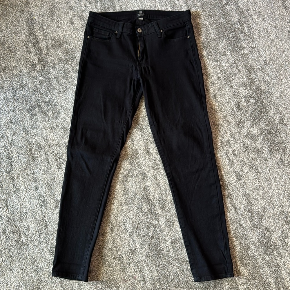 Never worn, no tags black skinny jeans
